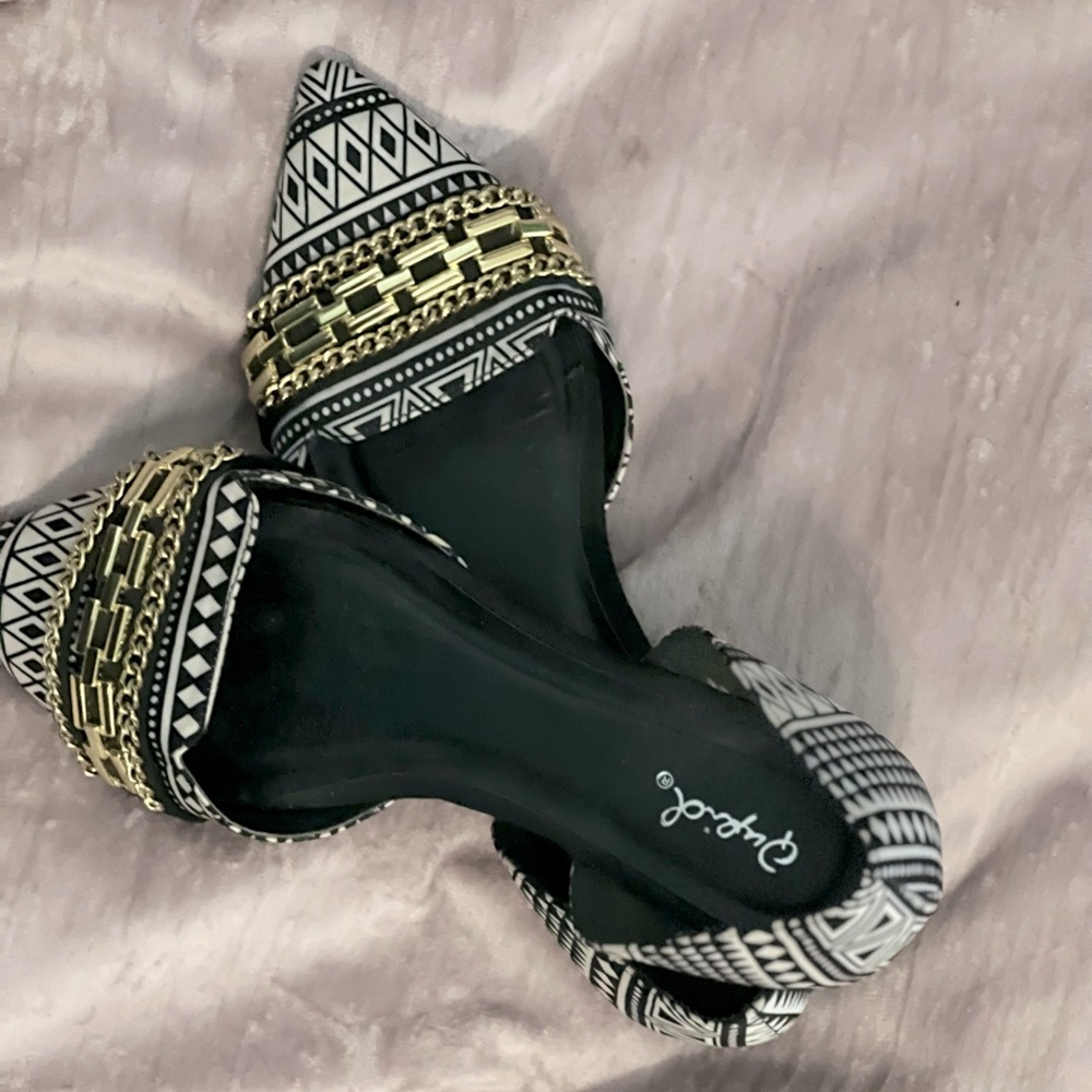 Qupid Pointed Toe Flats Women’s Size 8
